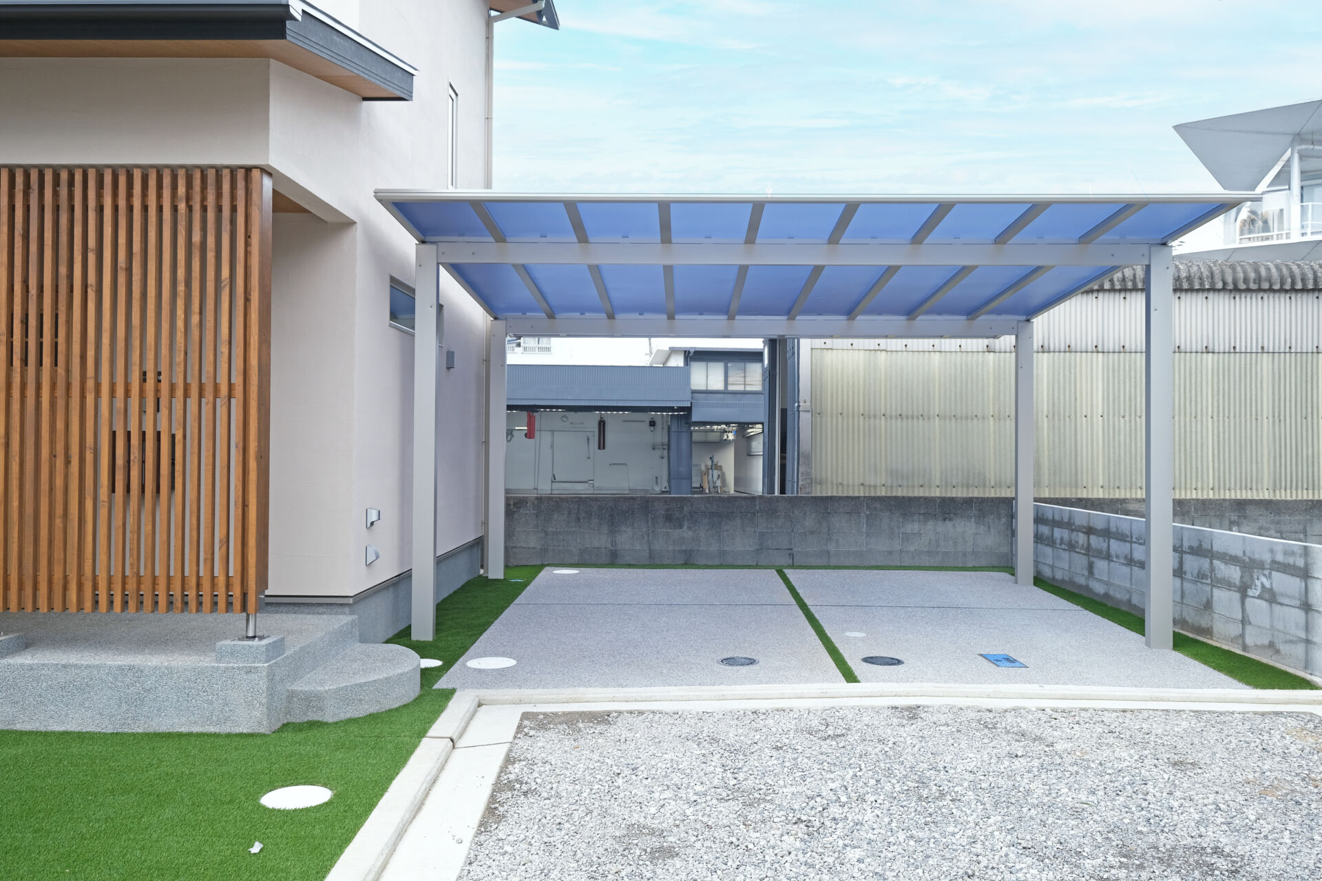 実用的で無駄のない外構